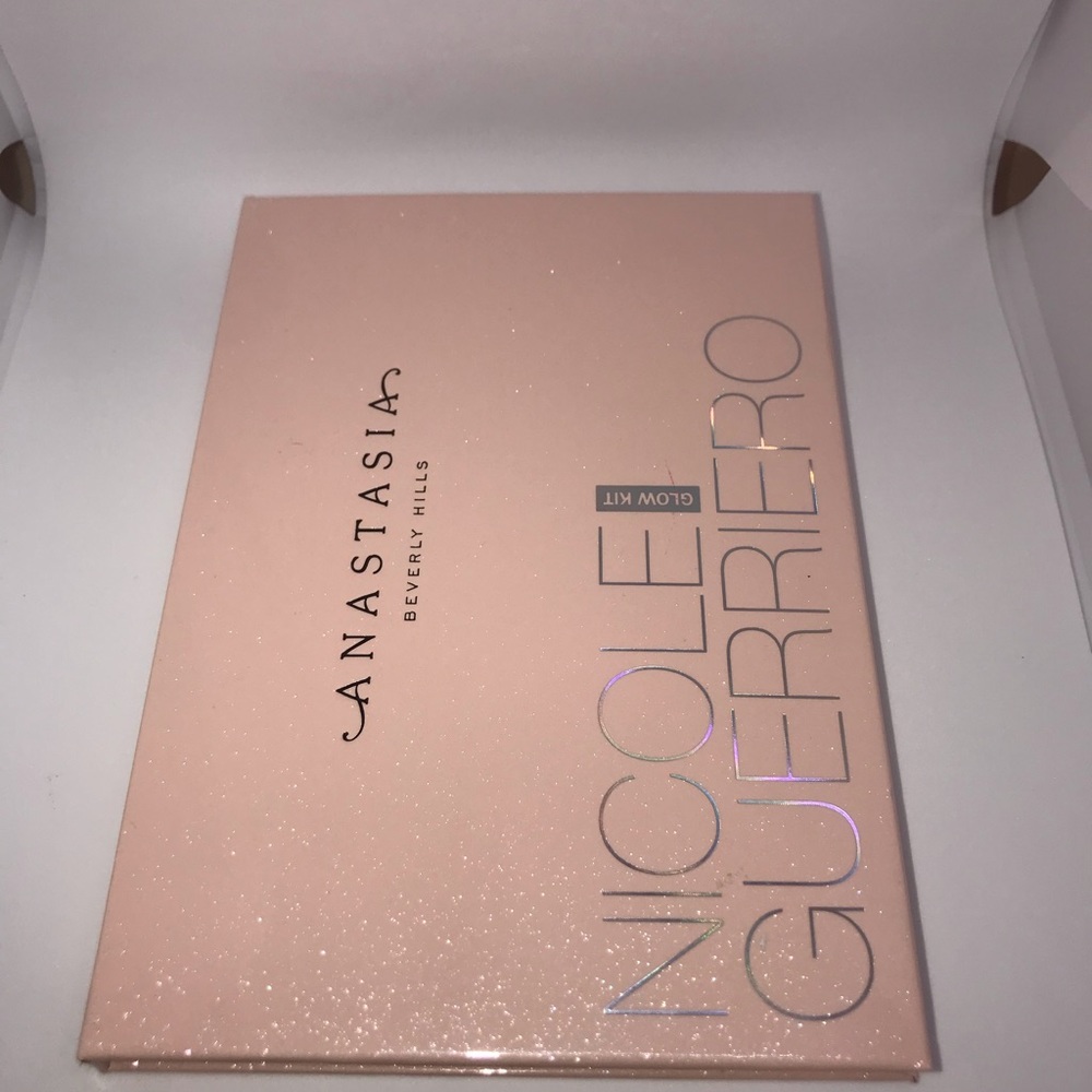 Nicole guerreiro glow kit